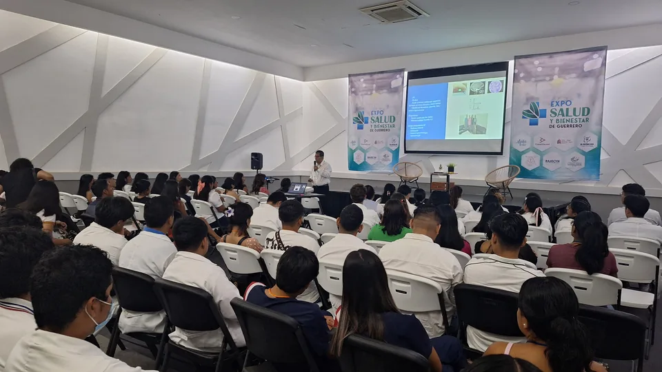 Momento de la Expo Salud y Bienestar de Guerrero 2025